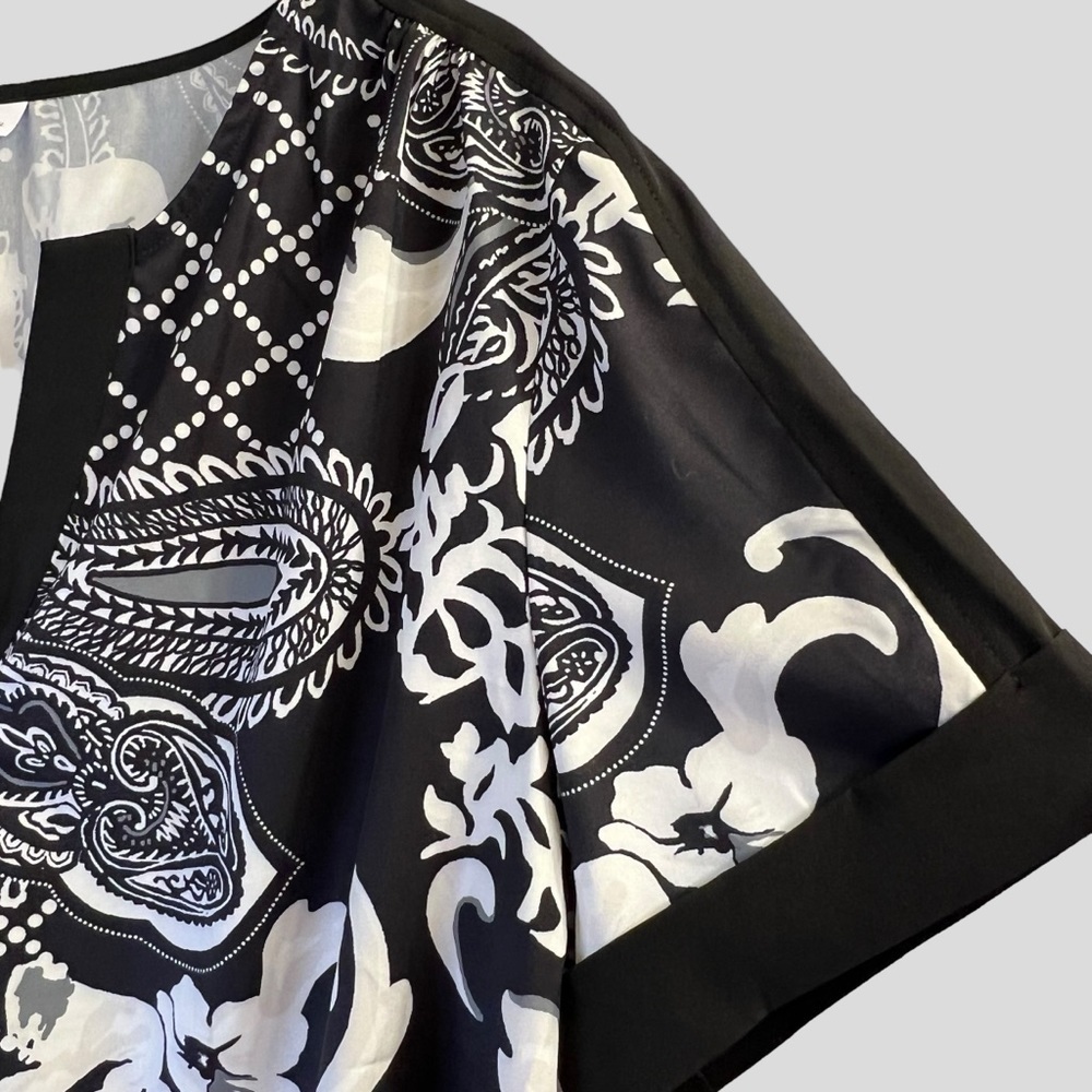 Women’s Top 2XL Black White Floral Paisley Split Neck - Picture 6 of 15